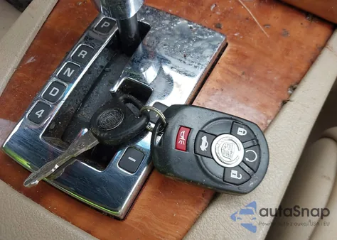 2006 Cadillac Sts V6 from USA, damaged, VIN 1G6DW677560202561